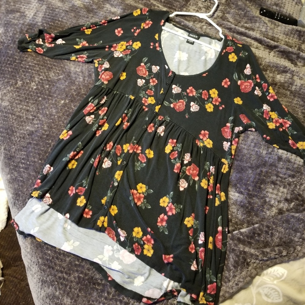 Torrid Swing top